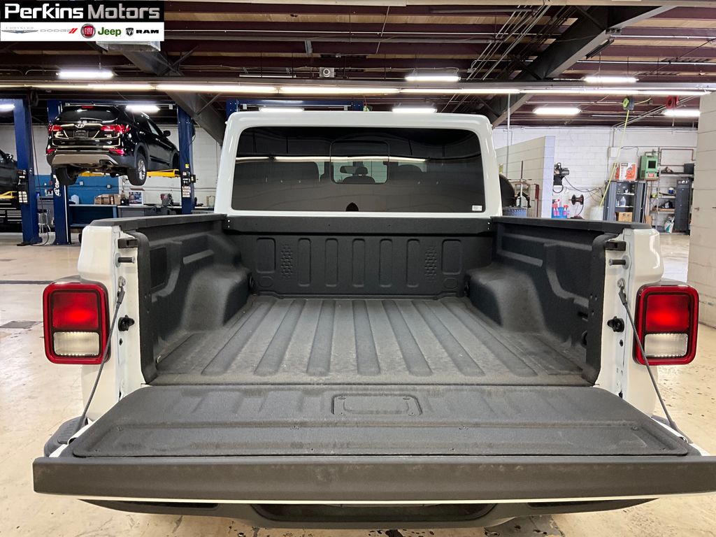 new 2025 Jeep Gladiator car, priced at $39,264