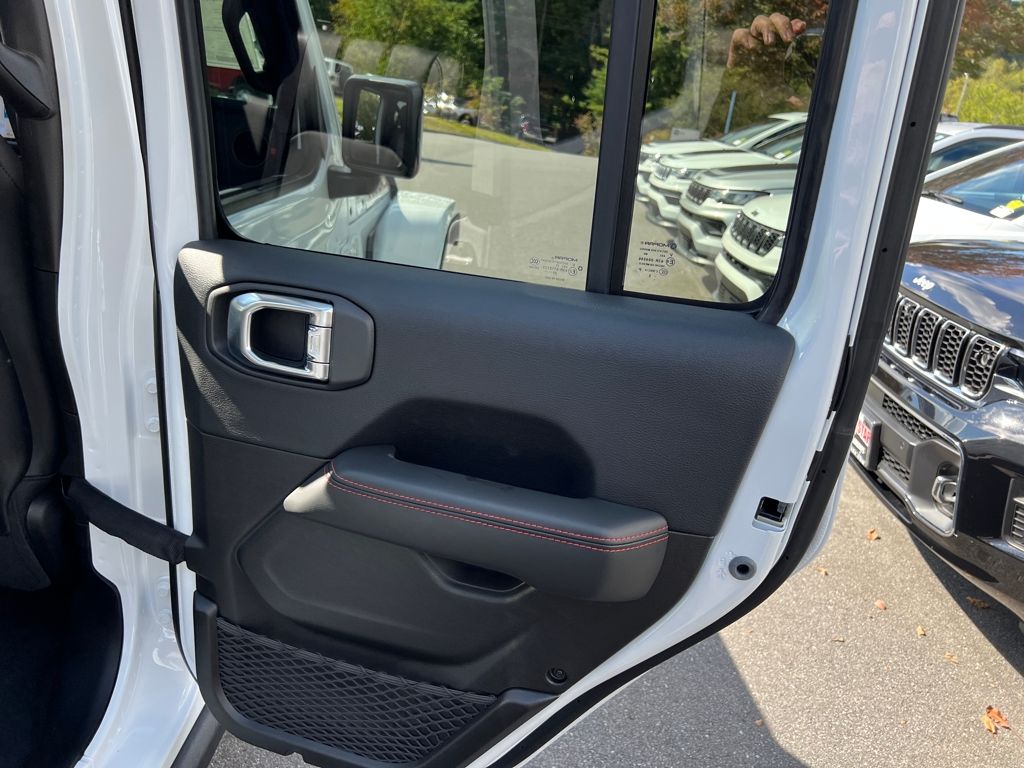new 2025 Jeep Wrangler car, priced at $64,990