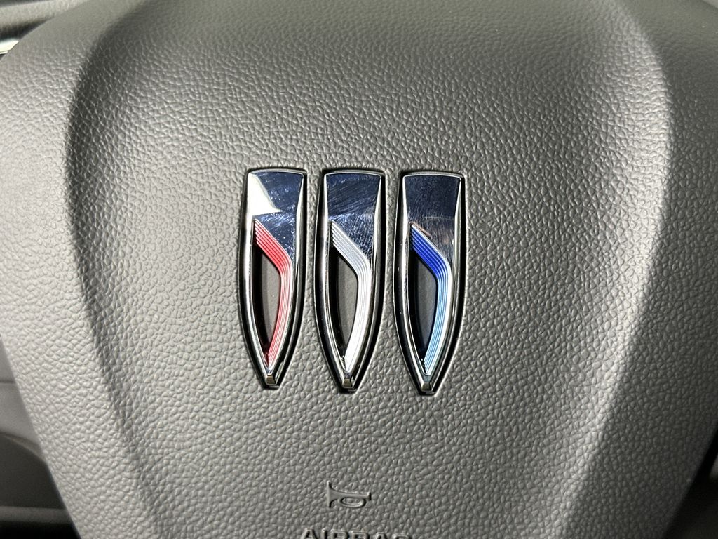 new 2025 Buick Envista car, priced at $31,685