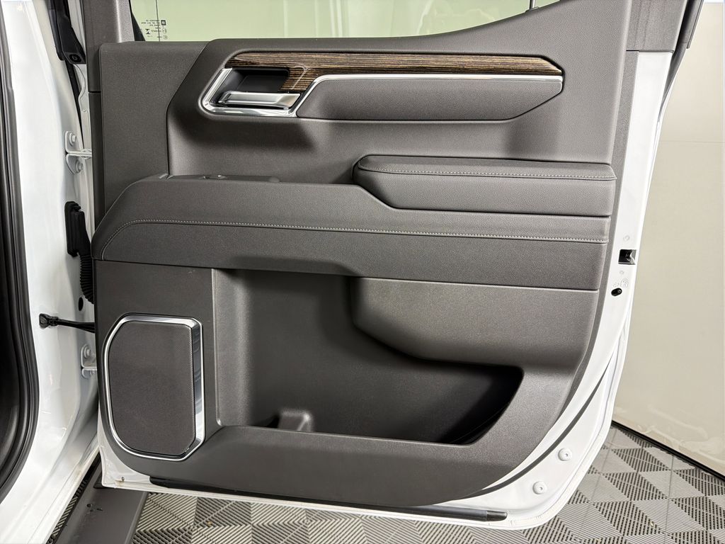 new 2025 GMC Sierra 1500 car, priced at $56,729