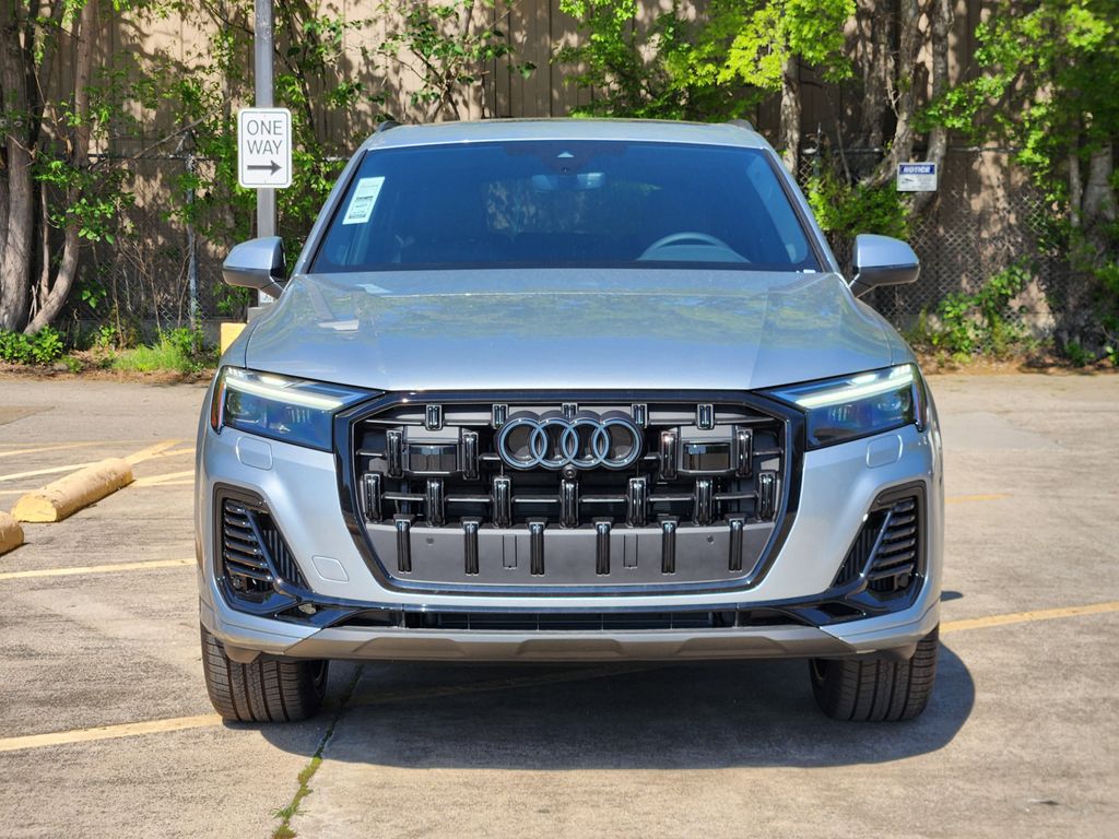 new 2025 Audi Q7 car, priced at $77,840