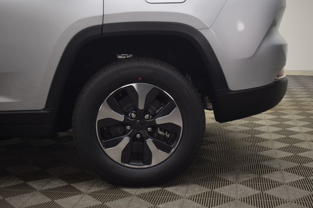 new 2025 Jeep Grand Cherokee car, priced at $52,550