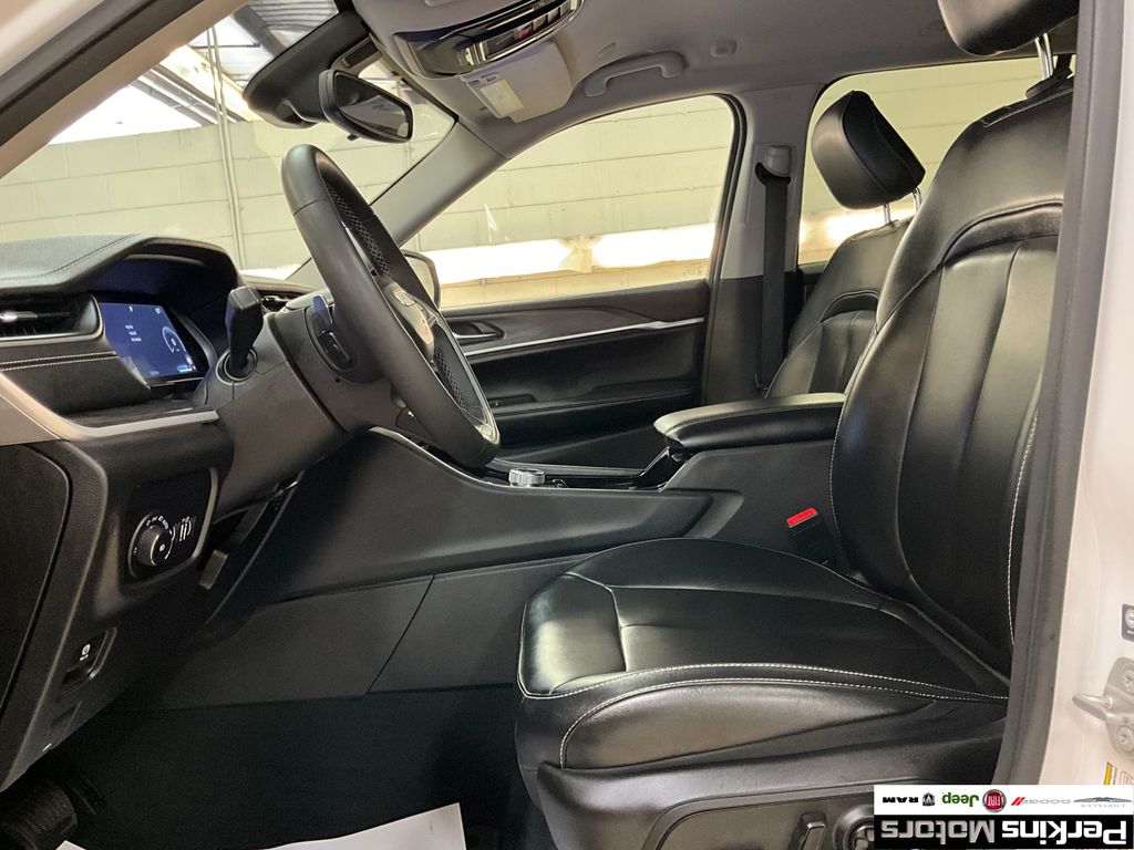 used 2023 Jeep Grand Cherokee car, priced at $30,489
