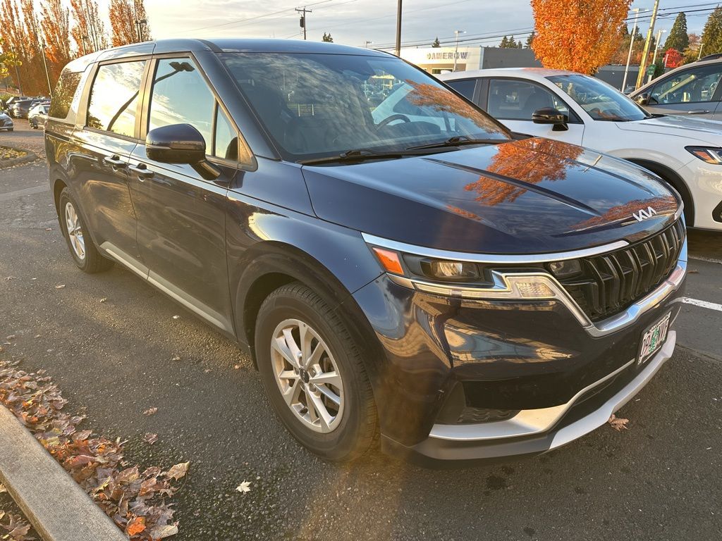 used 2022 Kia Carnival car, priced at $25,700