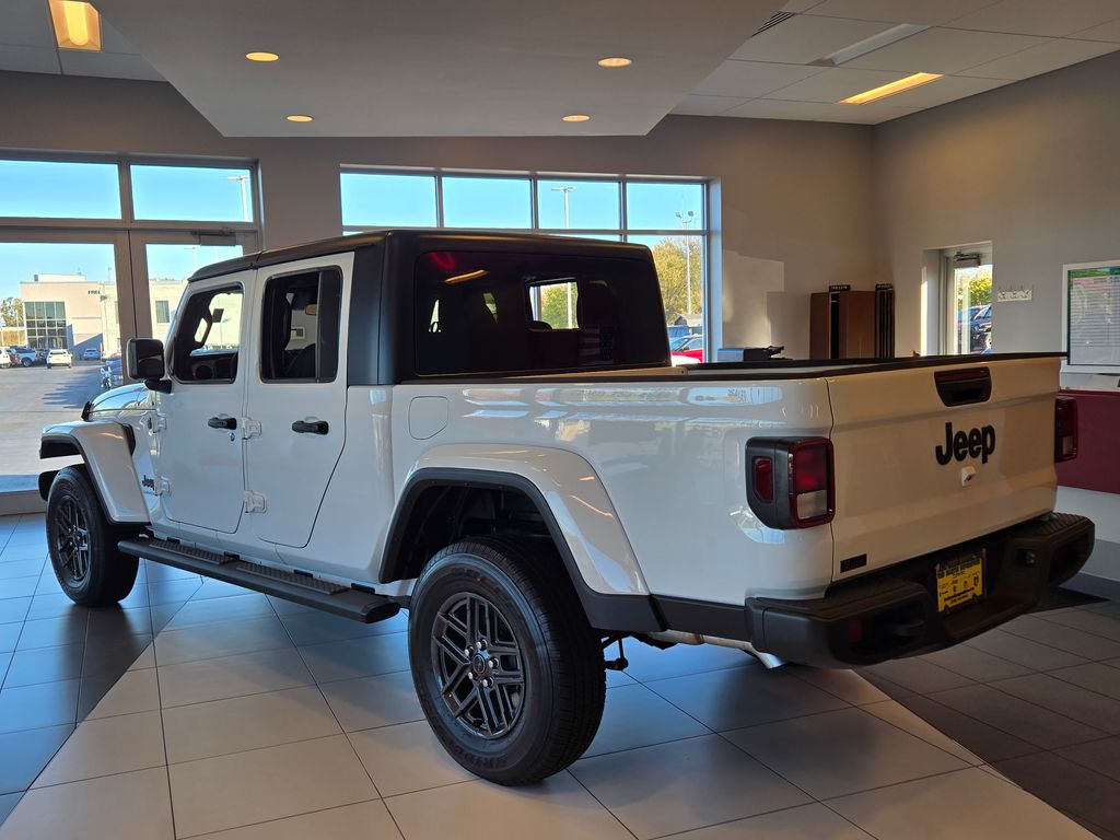 new 2025 Jeep Gladiator car, priced at $42,434