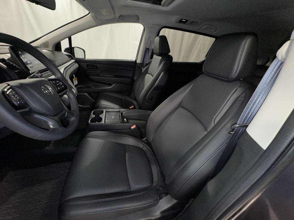 new 2026 Honda Odyssey car, priced at $44,290