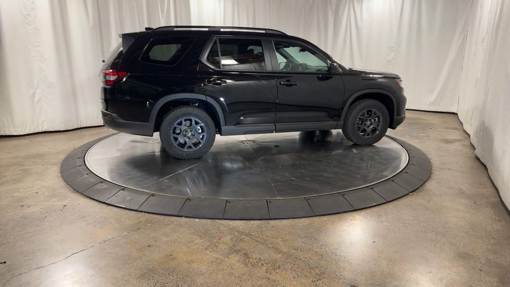 new 2025 Honda Pilot car, priced at $50,895