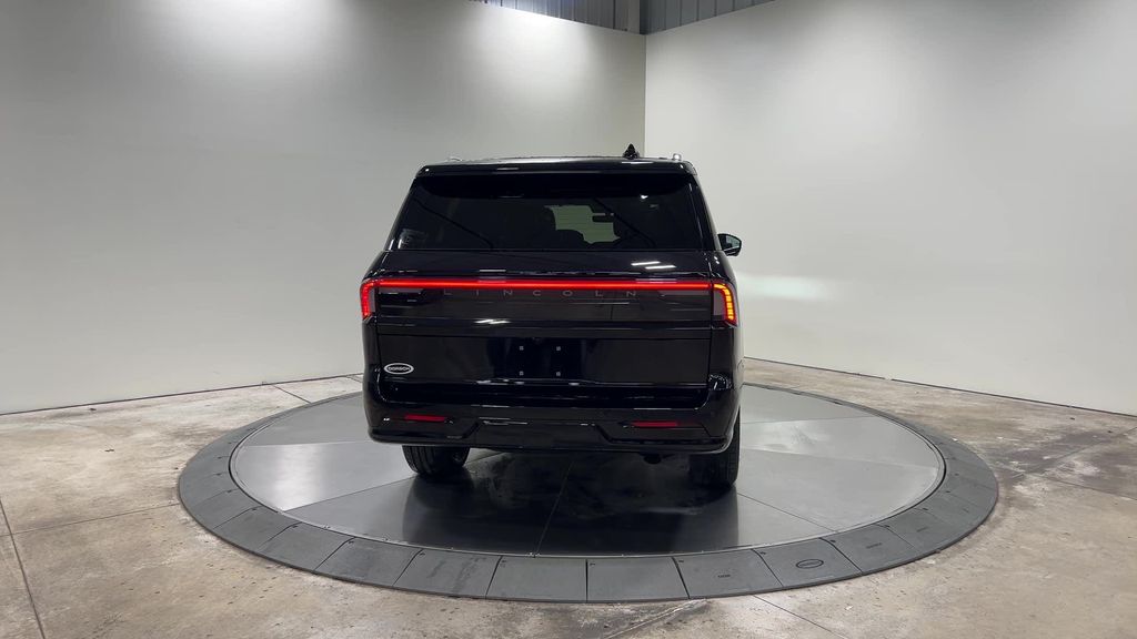 new 2025 Lincoln Navigator car, priced at $121,730