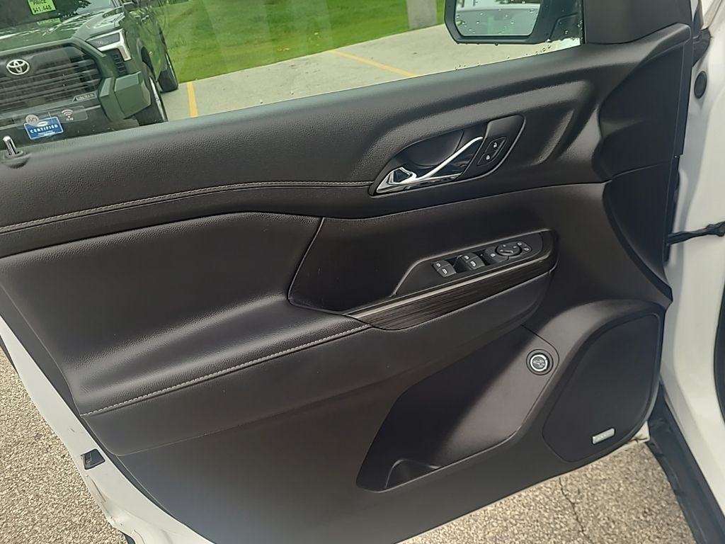 used 2023 GMC Acadia car, priced at $26,977