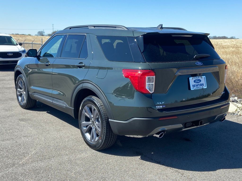 new 2024 Ford Explorer car, priced at $43,948