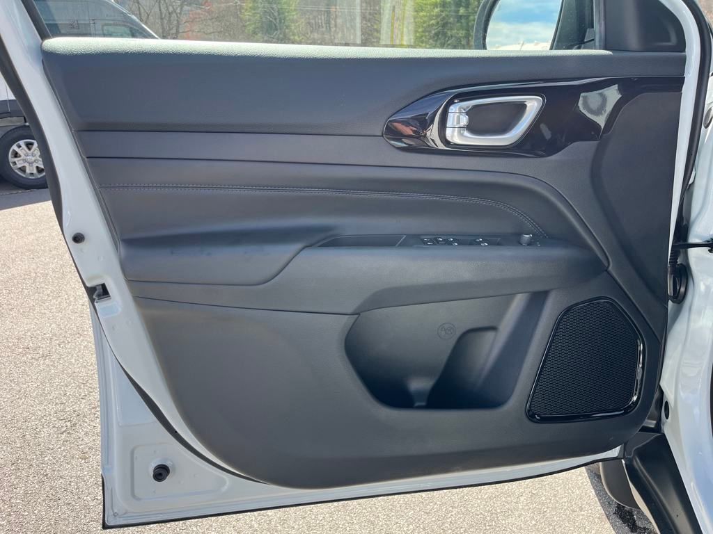 new 2025 Jeep Compass car, priced at $28,990