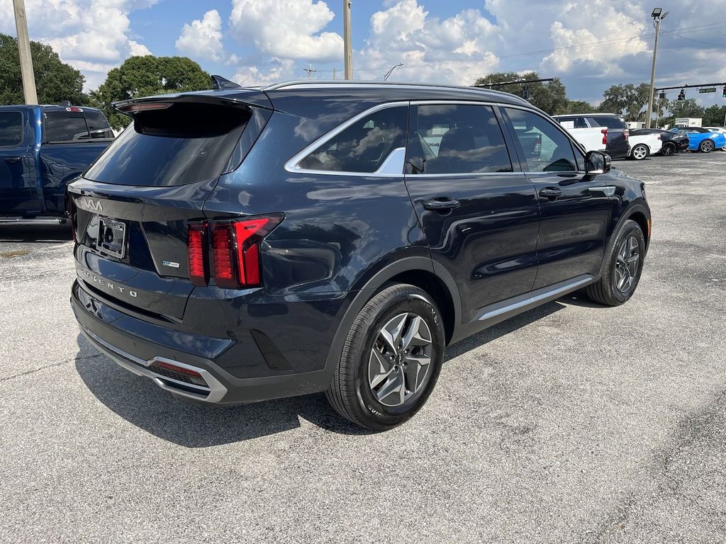 used 2022 Kia Sorento Hybrid car, priced at $25,910