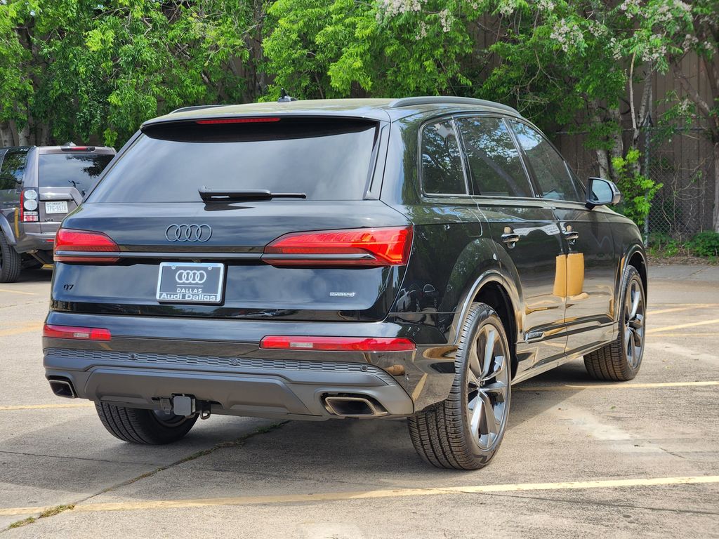 new 2025 Audi Q7 car, priced at $77,750