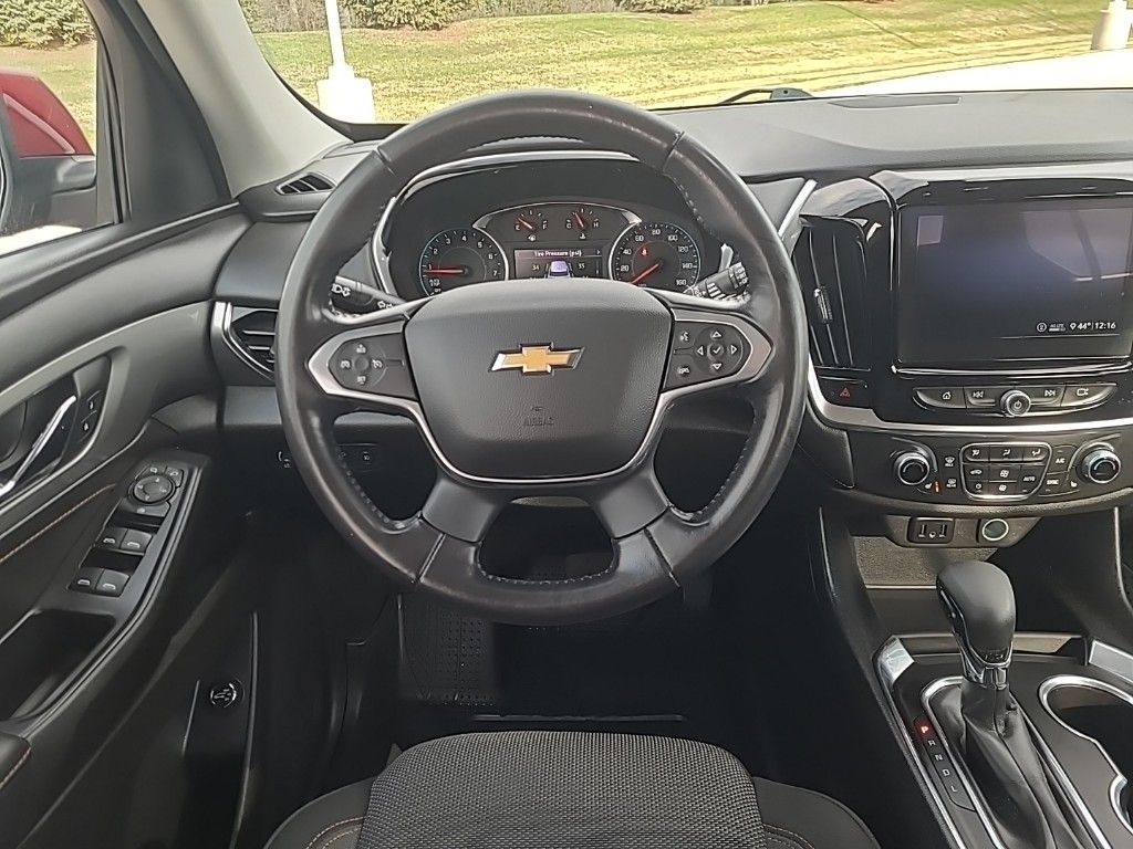 used 2021 Chevrolet Traverse car, priced at $23,904