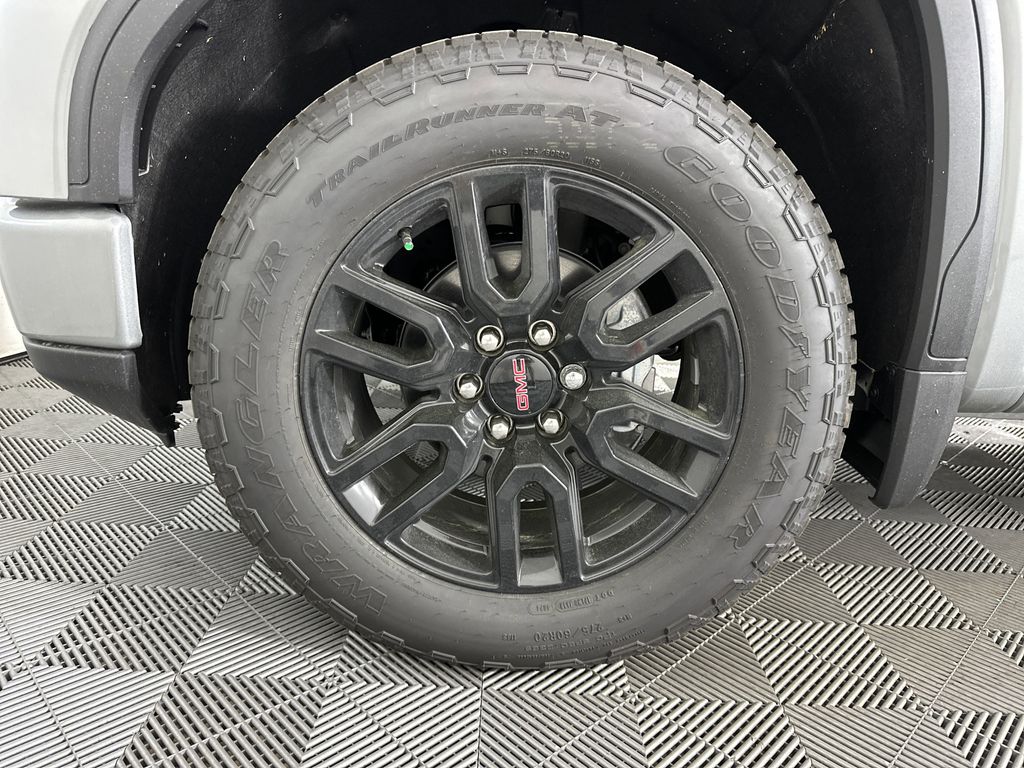 new 2025 GMC Sierra 1500 car, priced at $50,305