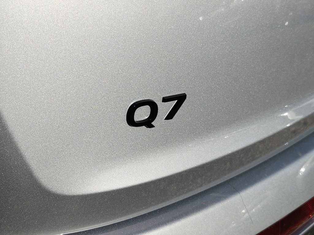 new 2025 Audi Q7 car, priced at $92,350