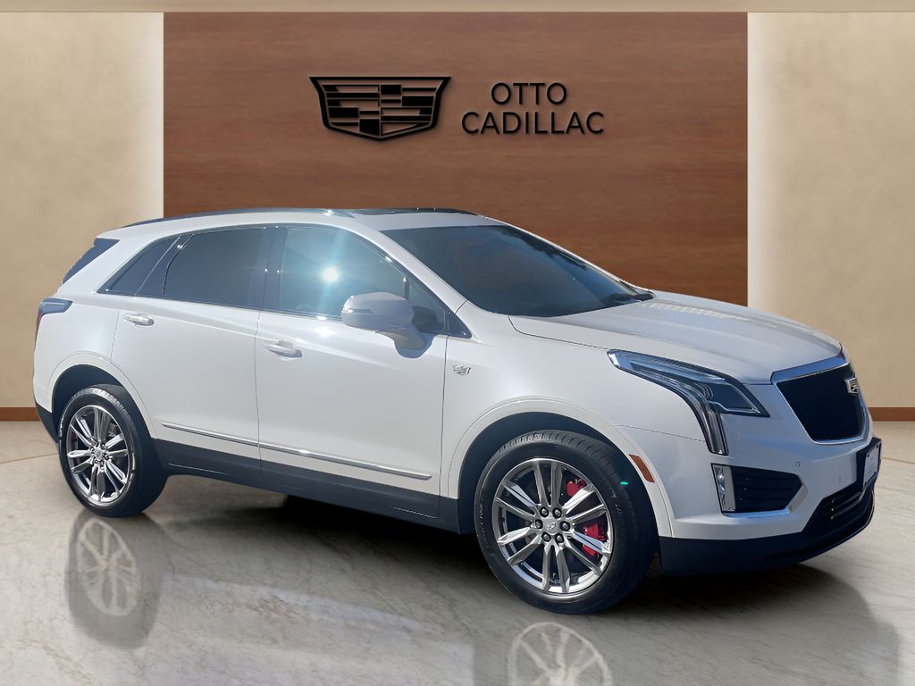 used 2022 Cadillac XT5 car, priced at $37,500