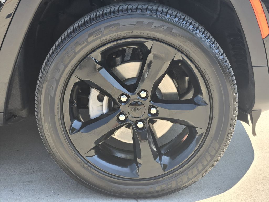 used 2025 Jeep Grand Cherokee car, priced at $35,695