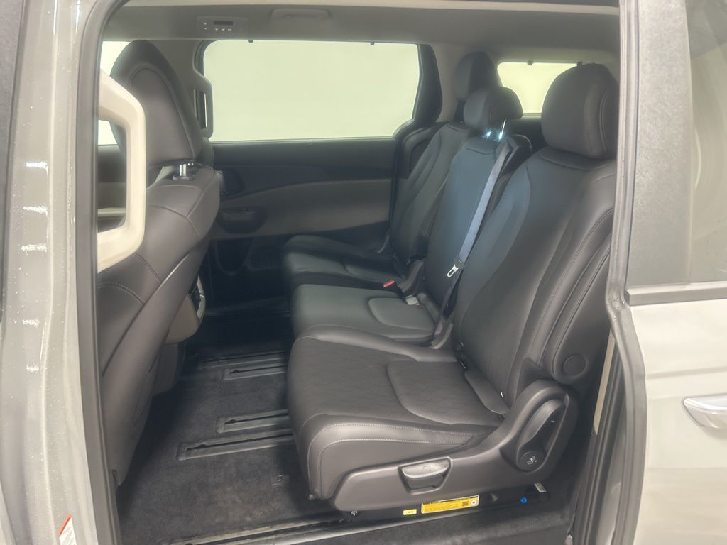 new 2026 Kia Carnival Hybrid car, priced at $45,385