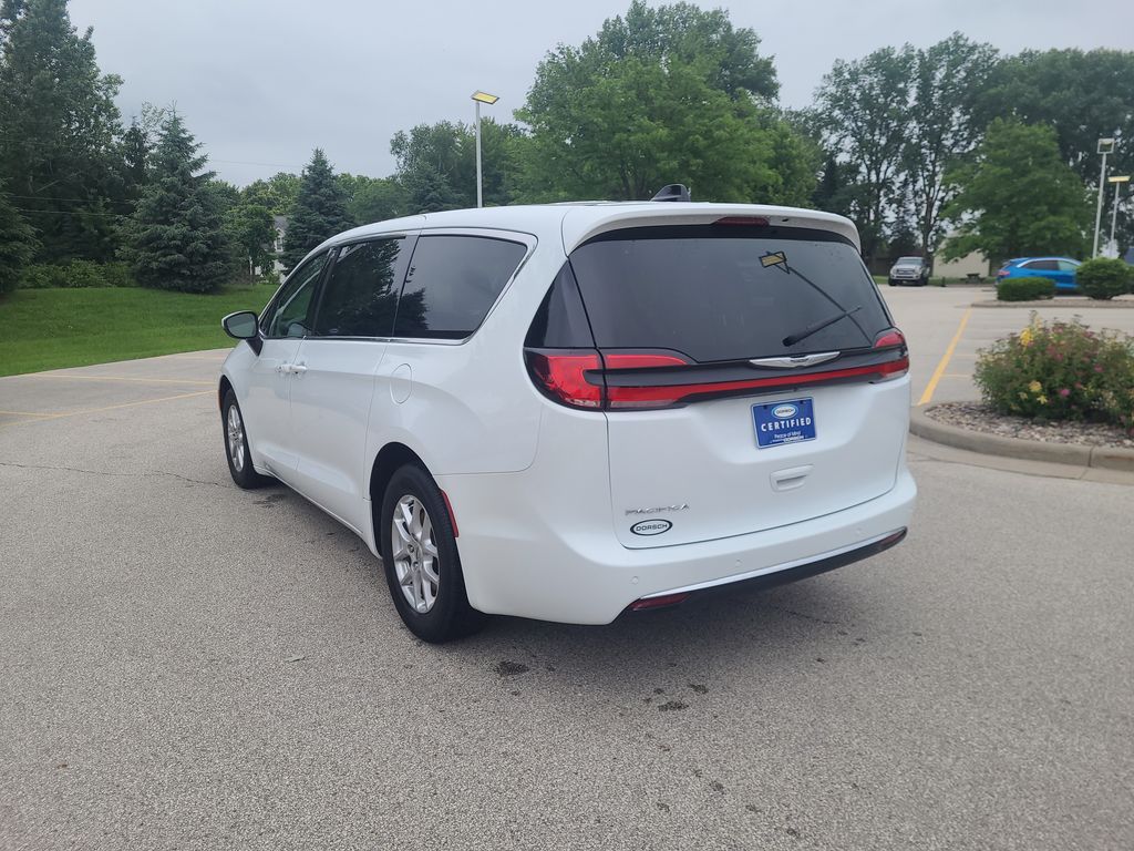 used 2023 Chrysler Pacifica car, priced at $24,987