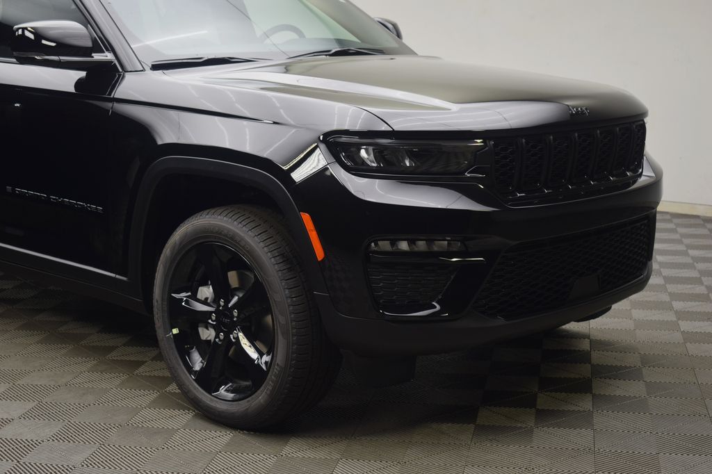 new 2025 Jeep Grand Cherokee car, priced at $44,150