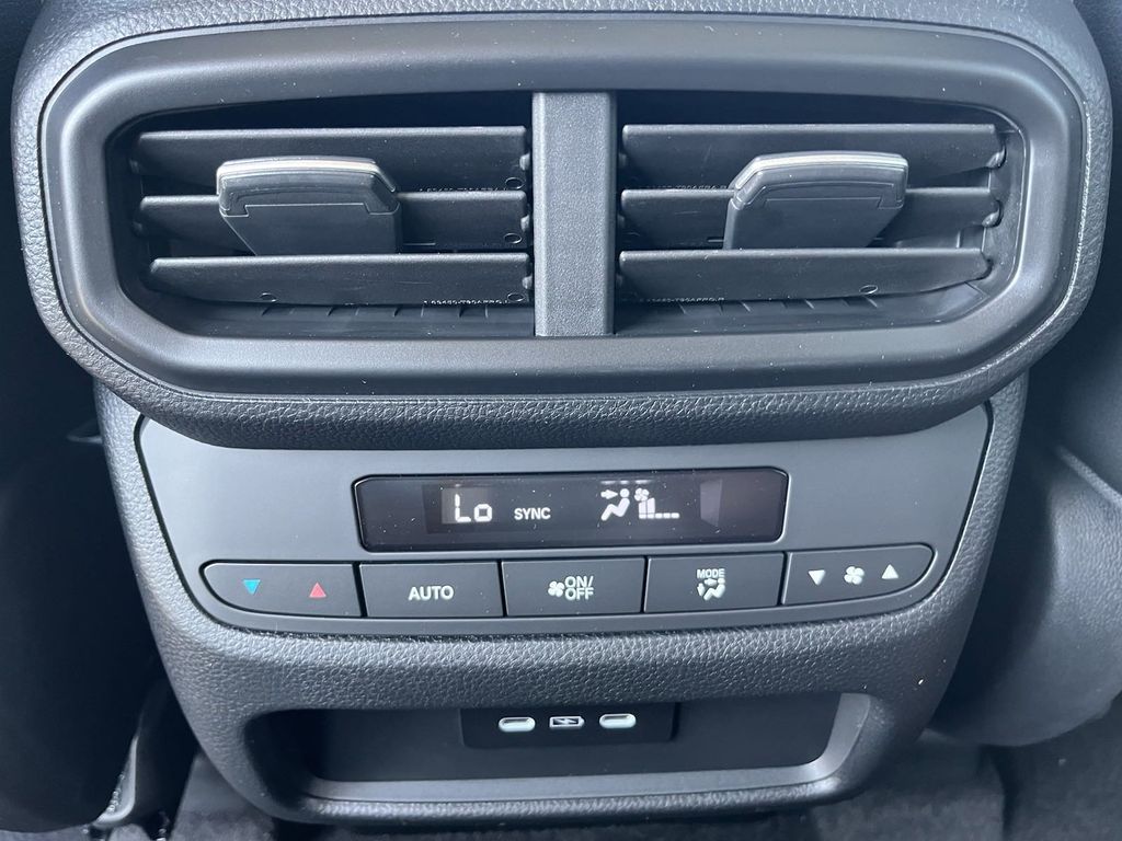 new 2025 Honda Pilot car, priced at $43,589