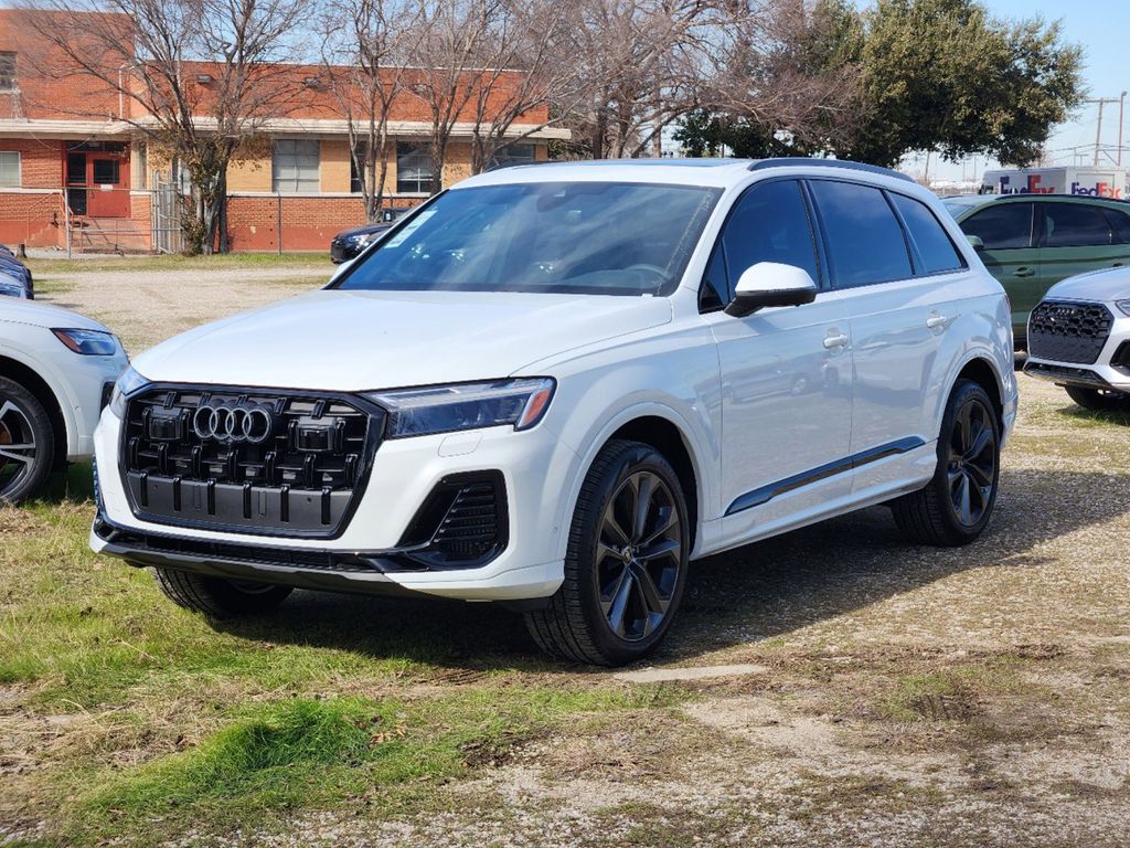new 2025 Audi Q7 car, priced at $77,840