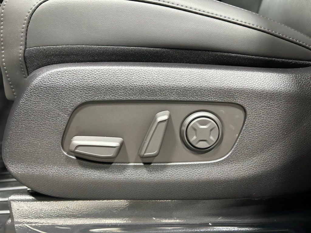 new 2026 Kia Carnival car, priced at $39,027