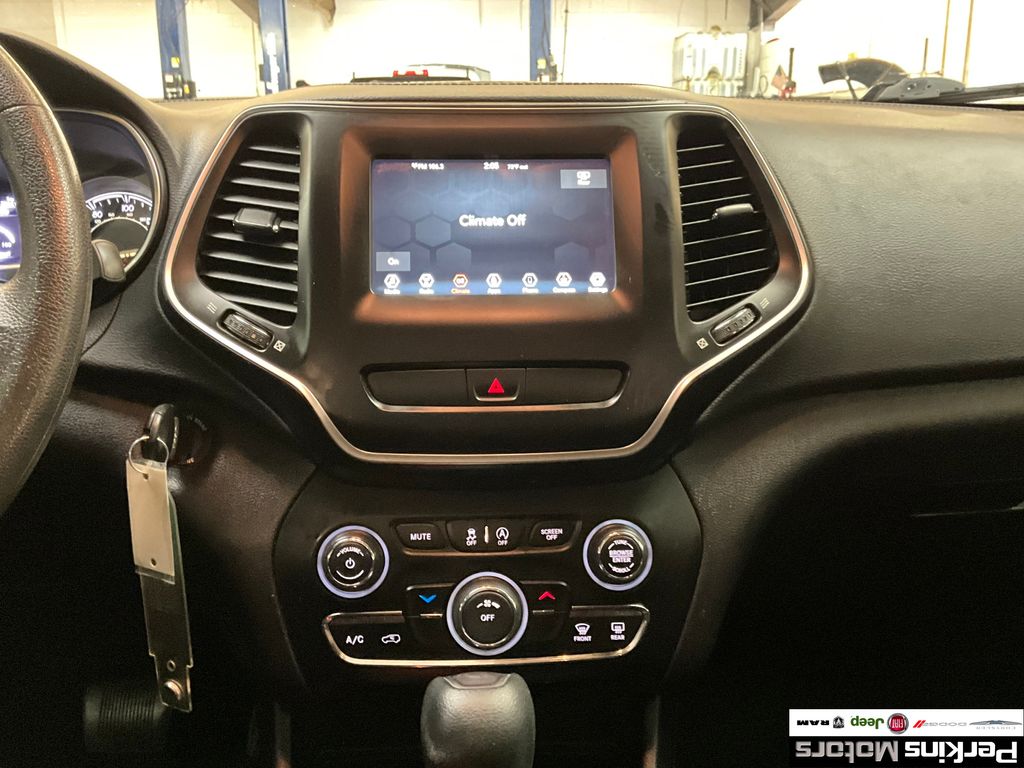 used 2020 Jeep Cherokee car, priced at $16,783
