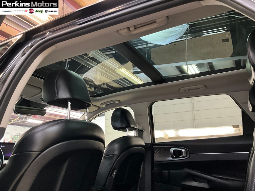 used 2022 Kia Sorento Hybrid car, priced at $31,476