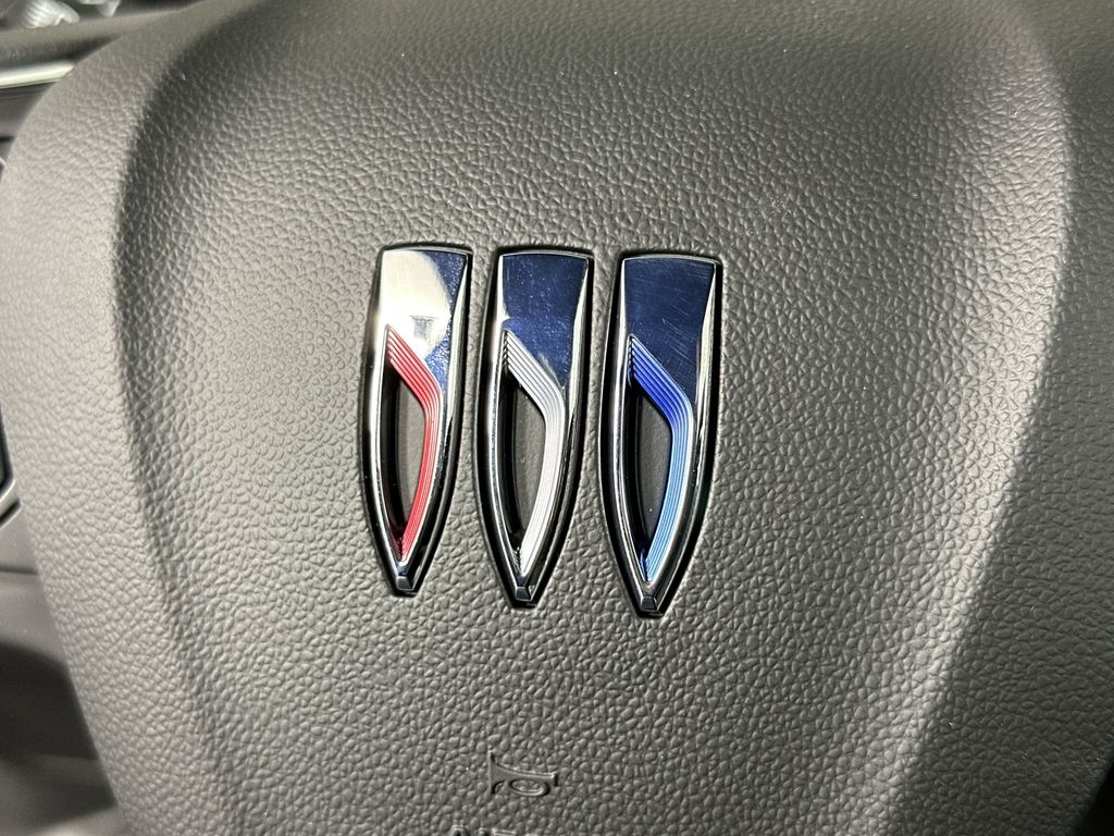 new 2025 Buick Envista car, priced at $26,185