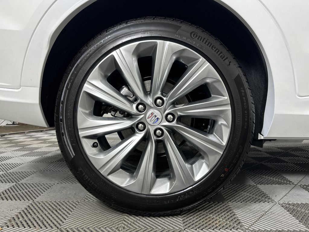 new 2025 Buick Envista car, priced at $30,095