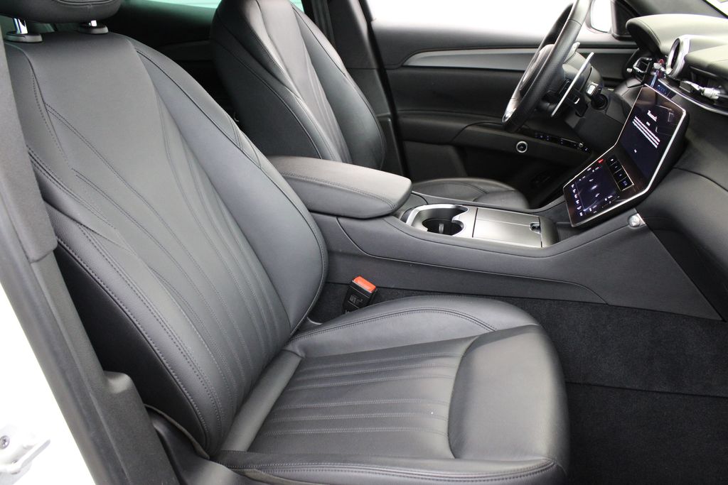 used 2024 Maserati Grecale car, priced at $39,999