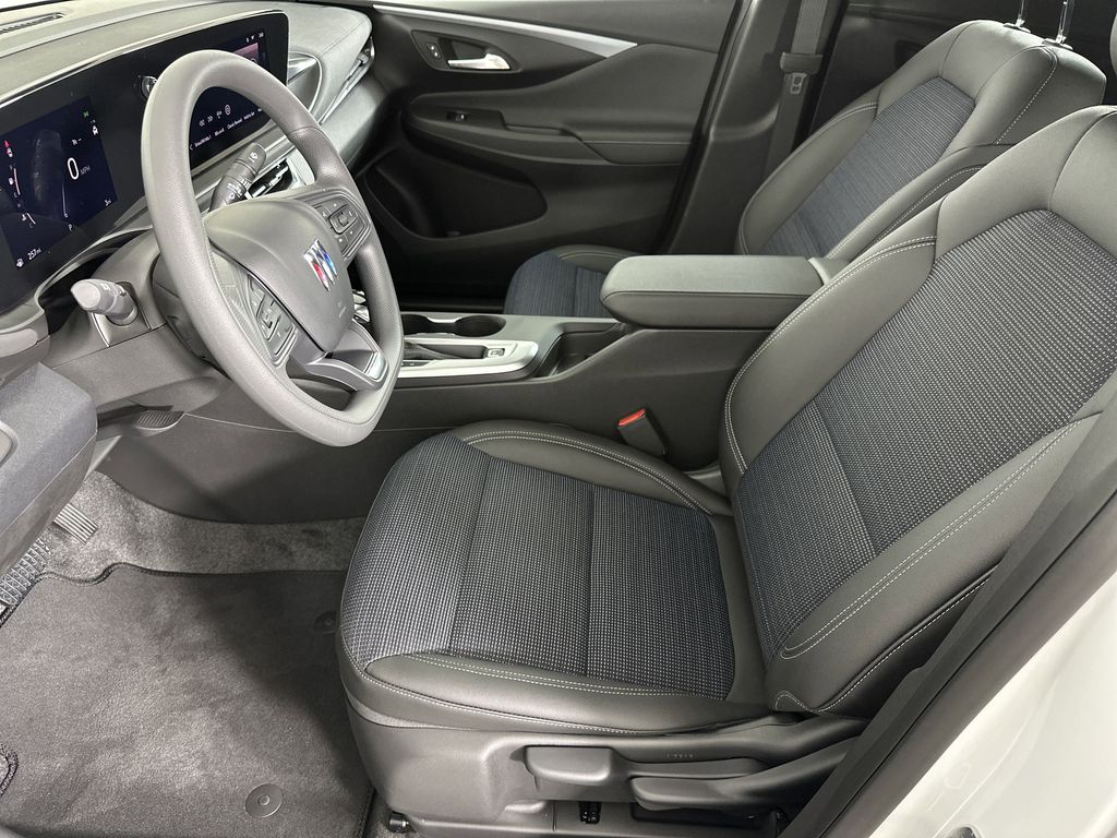 new 2025 Buick Envista car, priced at $24,695