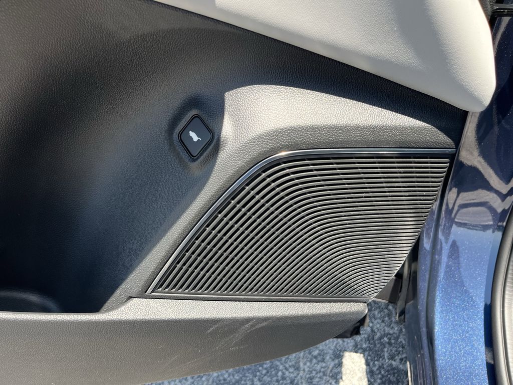 new 2025 Acura MDX car, priced at $60,150