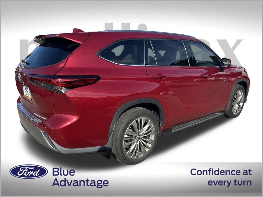 used 2021 Toyota Highlander car, priced at $35,300