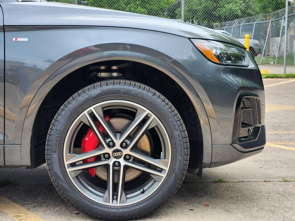 new 2025 Audi Q5 e car, priced at $69,385