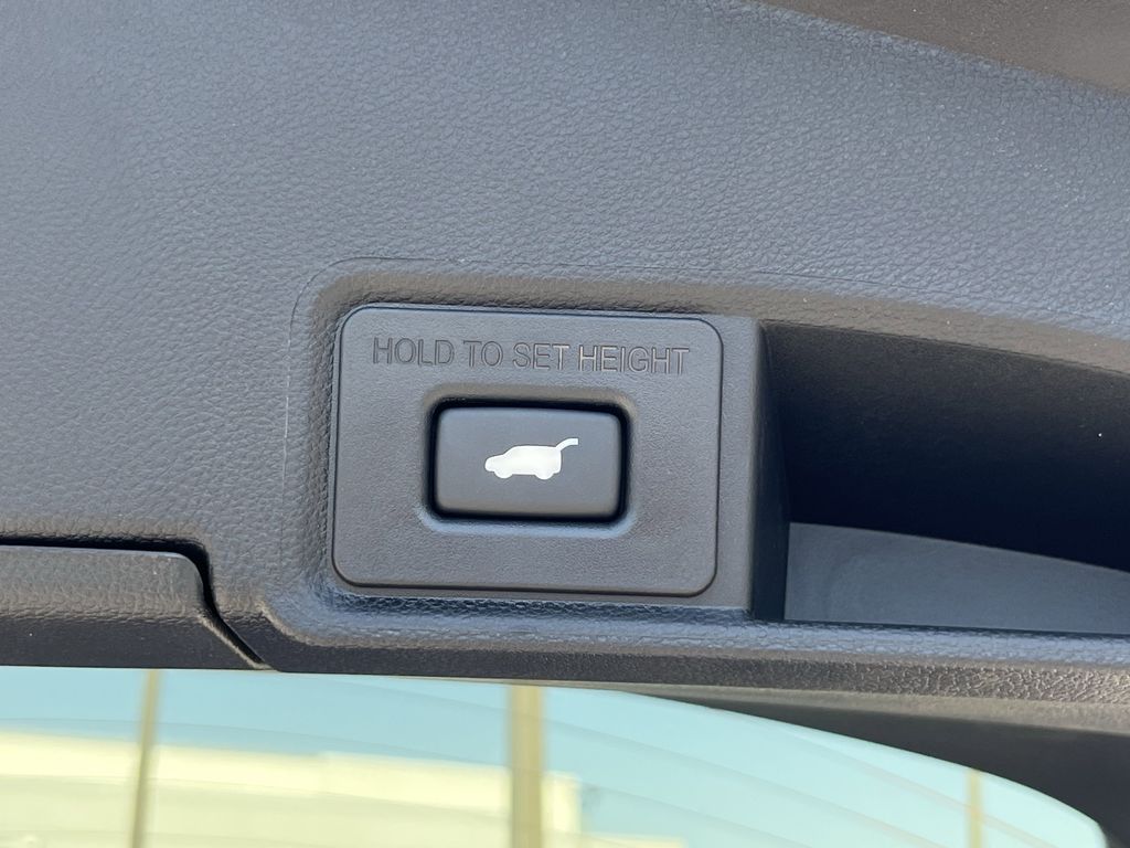 new 2025 Acura RDX car, priced at $52,250