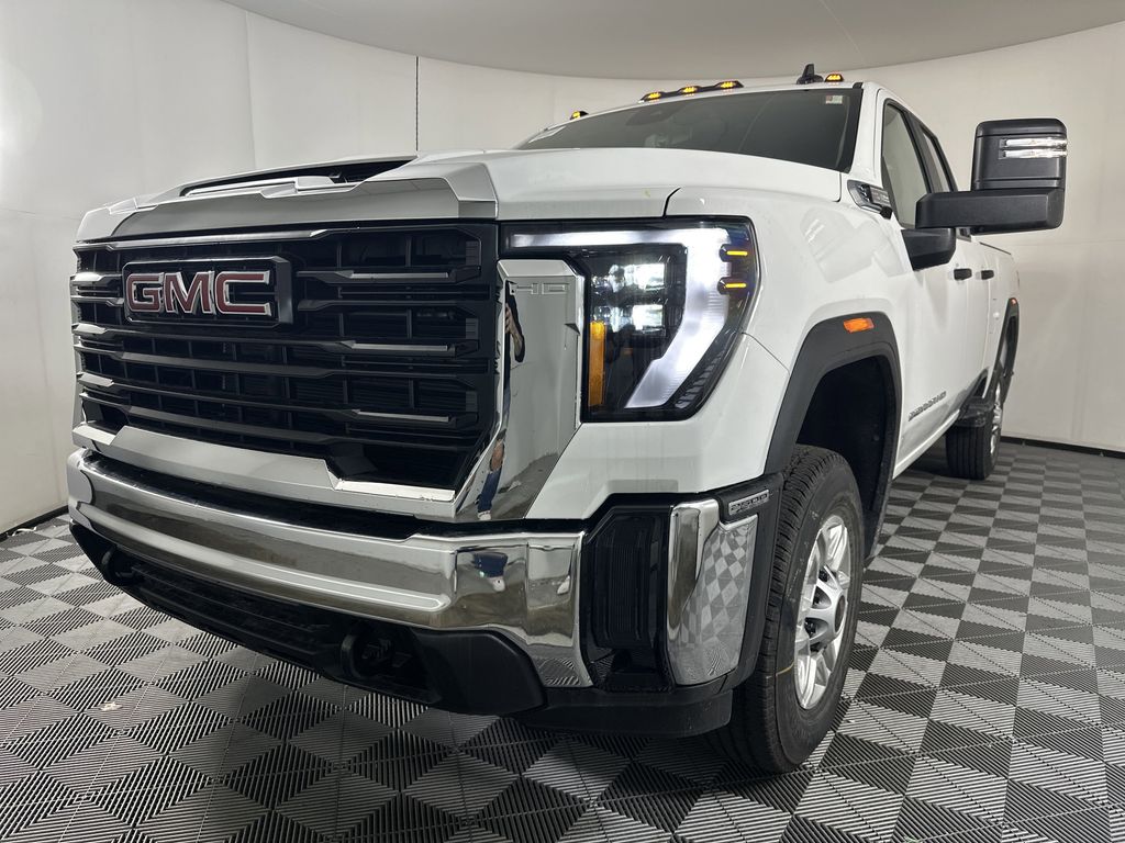 new 2025 GMC Sierra 2500HD car, priced at $53,426