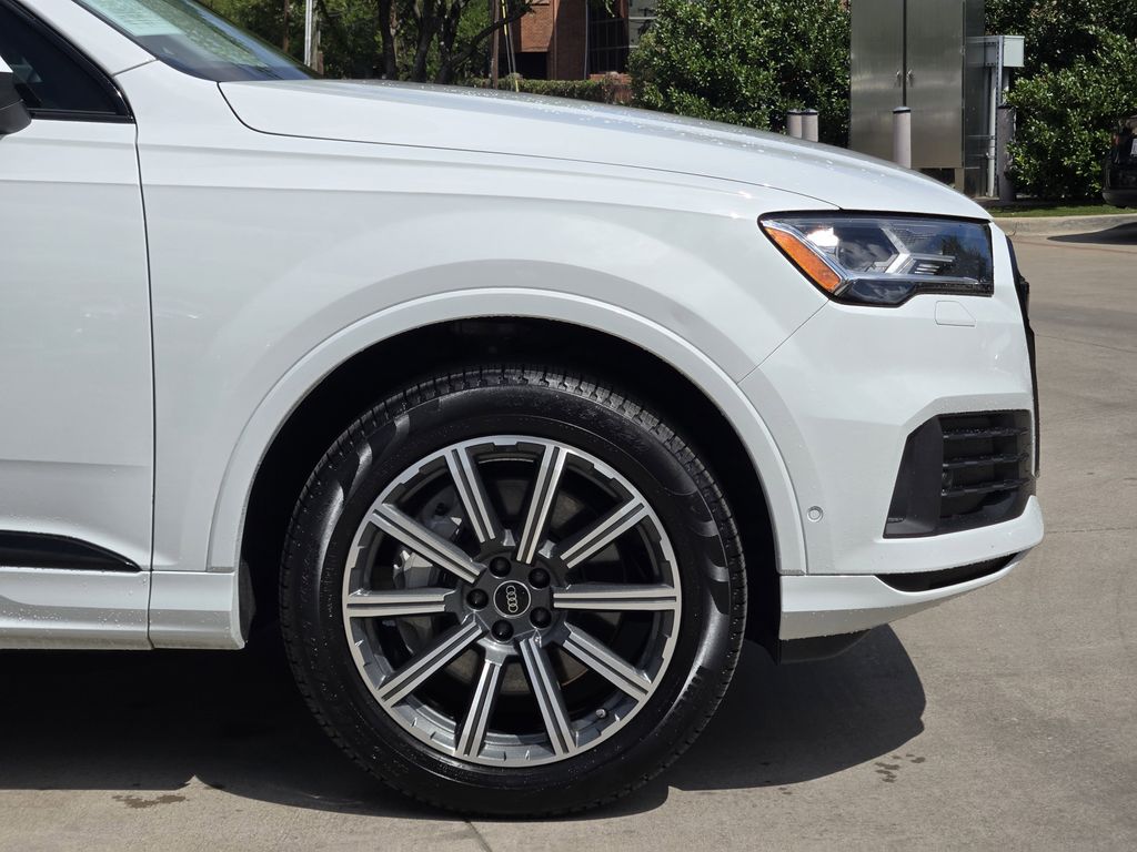 used 2023 Audi Q7 car, priced at $40,283