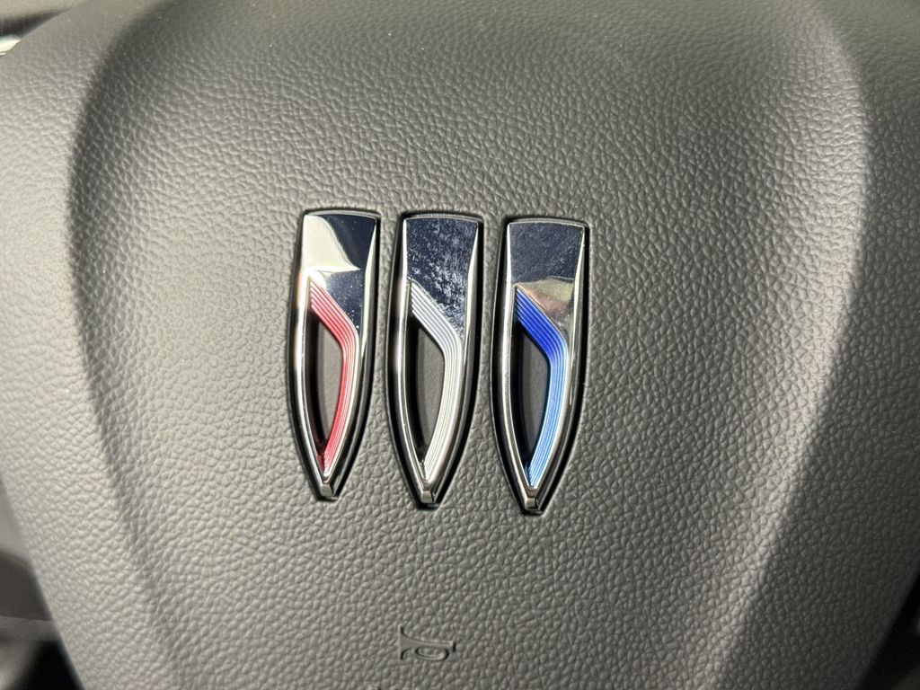 new 2025 Buick Envista car, priced at $27,375