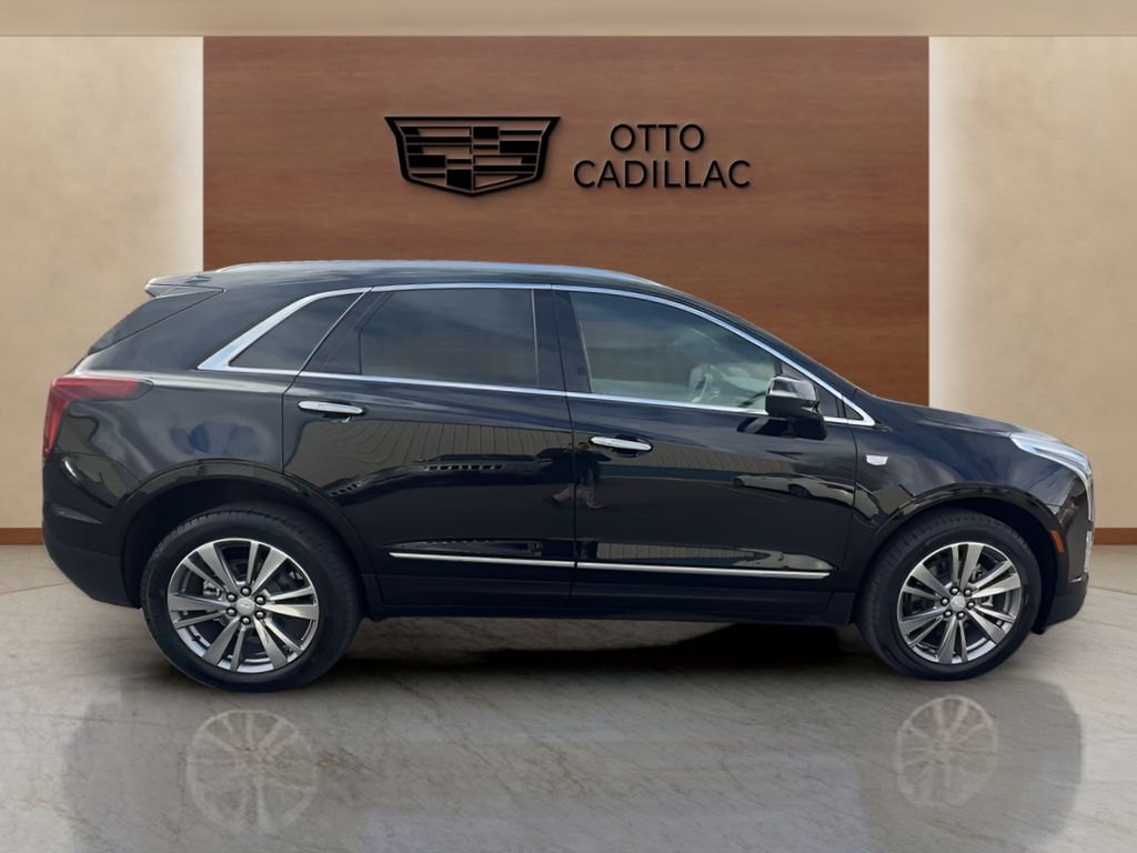used 2025 Cadillac XT5 car, priced at $46,200