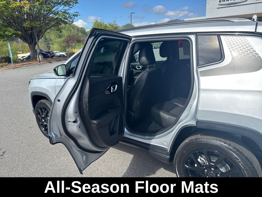 new 2025 Jeep Compass car, priced at $28,990