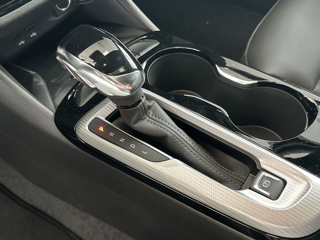 new 2025 Buick Envista car, priced at $31,585