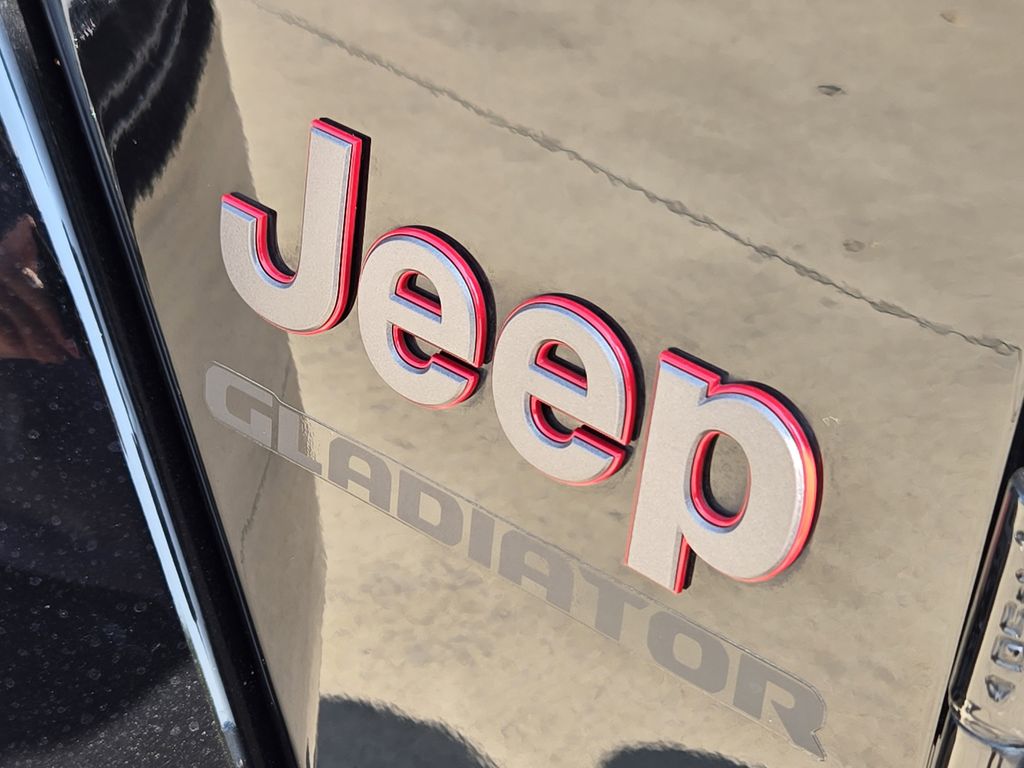 used 2022 Jeep Gladiator car, priced at $34,435