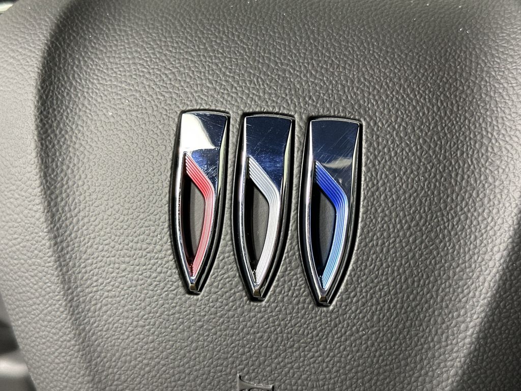 new 2025 Buick Envista car, priced at $31,085
