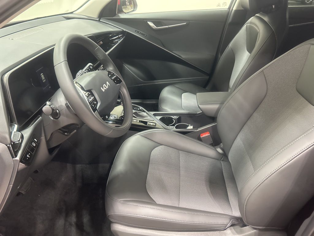 new 2025 Kia Niro car, priced at $27,997