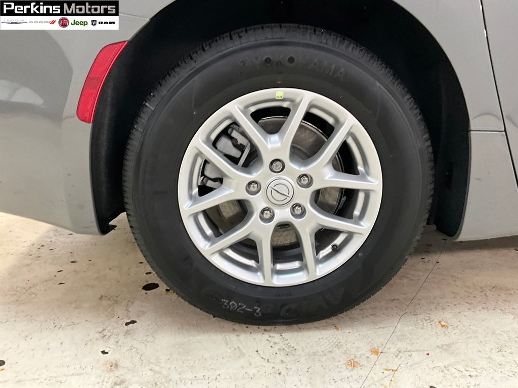 new 2025 Chrysler Pacifica car, priced at $37,864