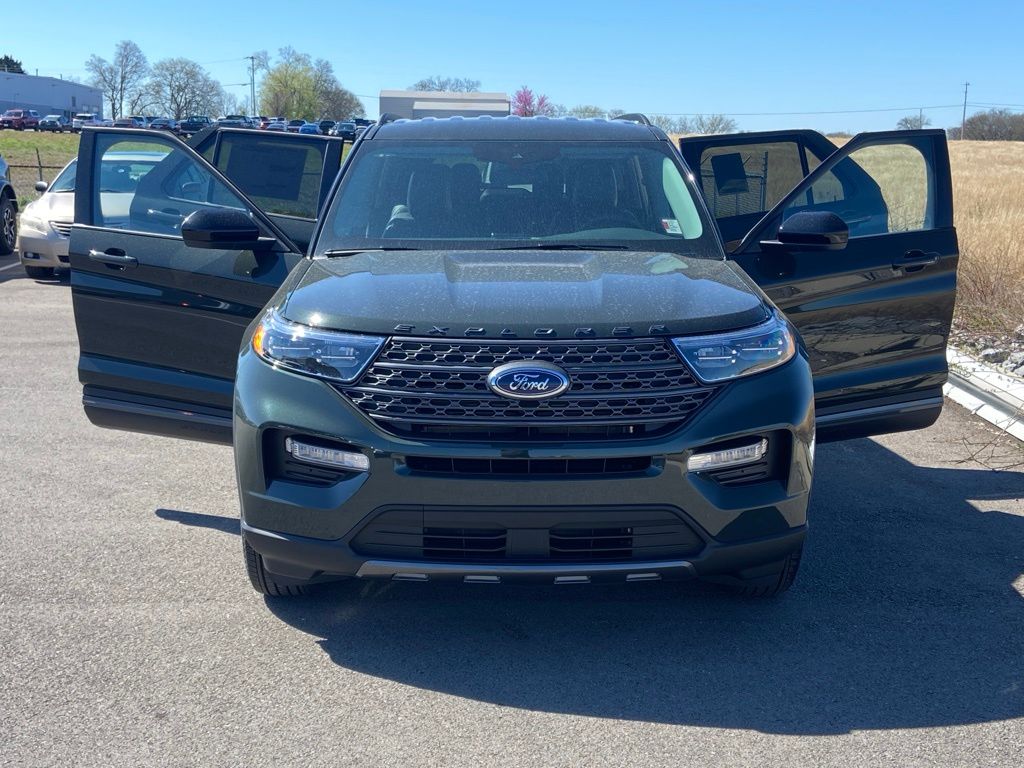 new 2024 Ford Explorer car, priced at $43,948