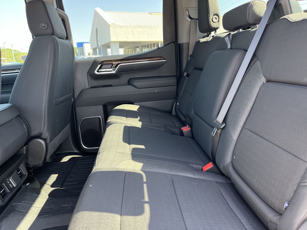 new 2025 GMC Sierra 1500 car, priced at $50,282